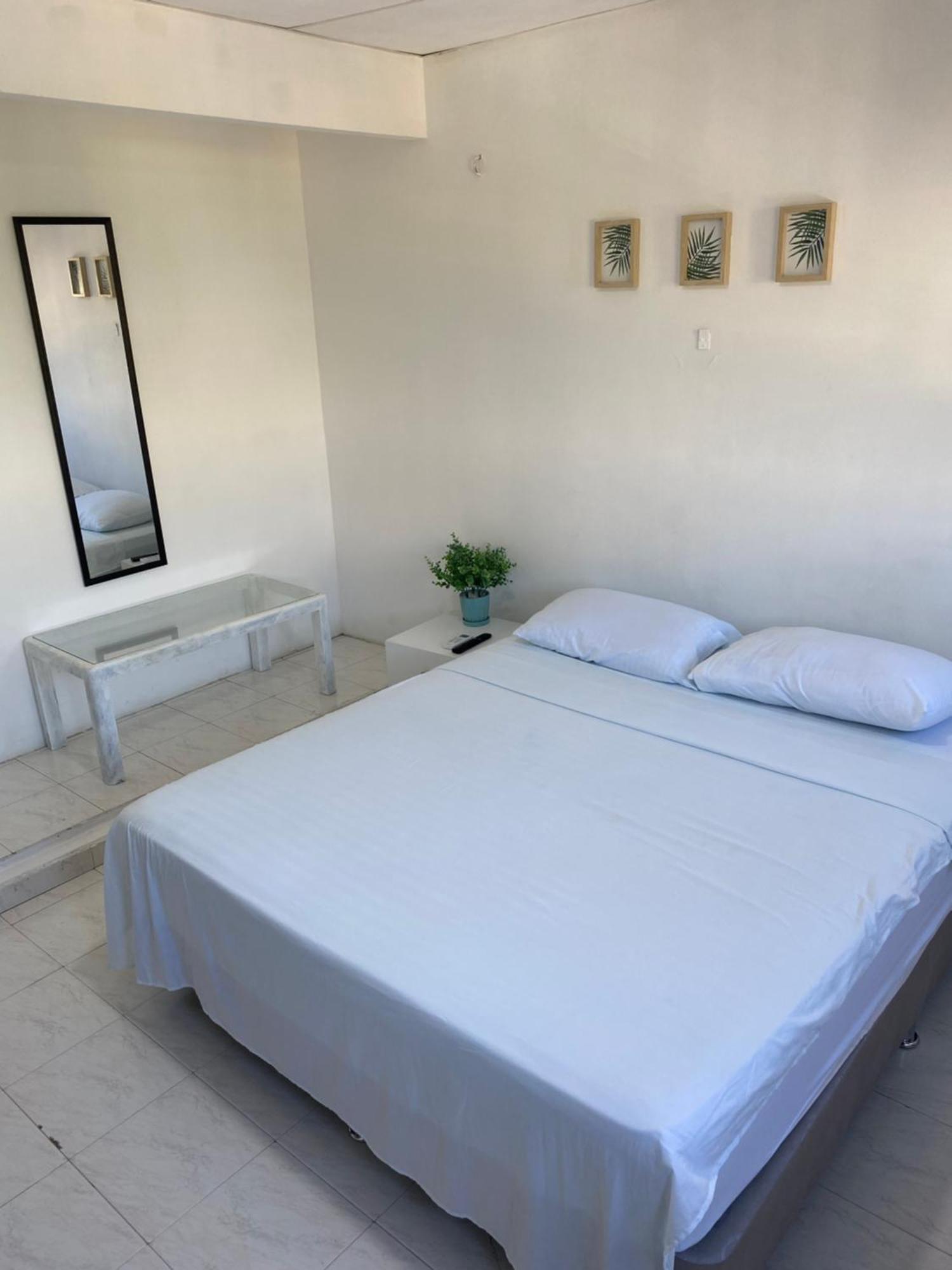 Habitaciones Independientes Cerca Al Aeropuerto 3 Cartagena Dış mekan fotoğraf